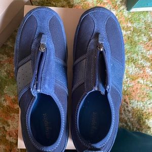 Easy spirit blue shoes